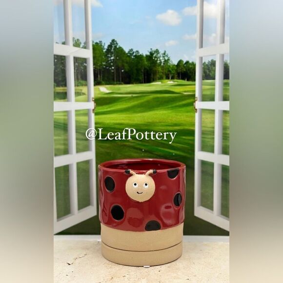 Miss Ladybug Red/Black Ceramic Planter Pot with Saucer Attached - Picture 3 of 11